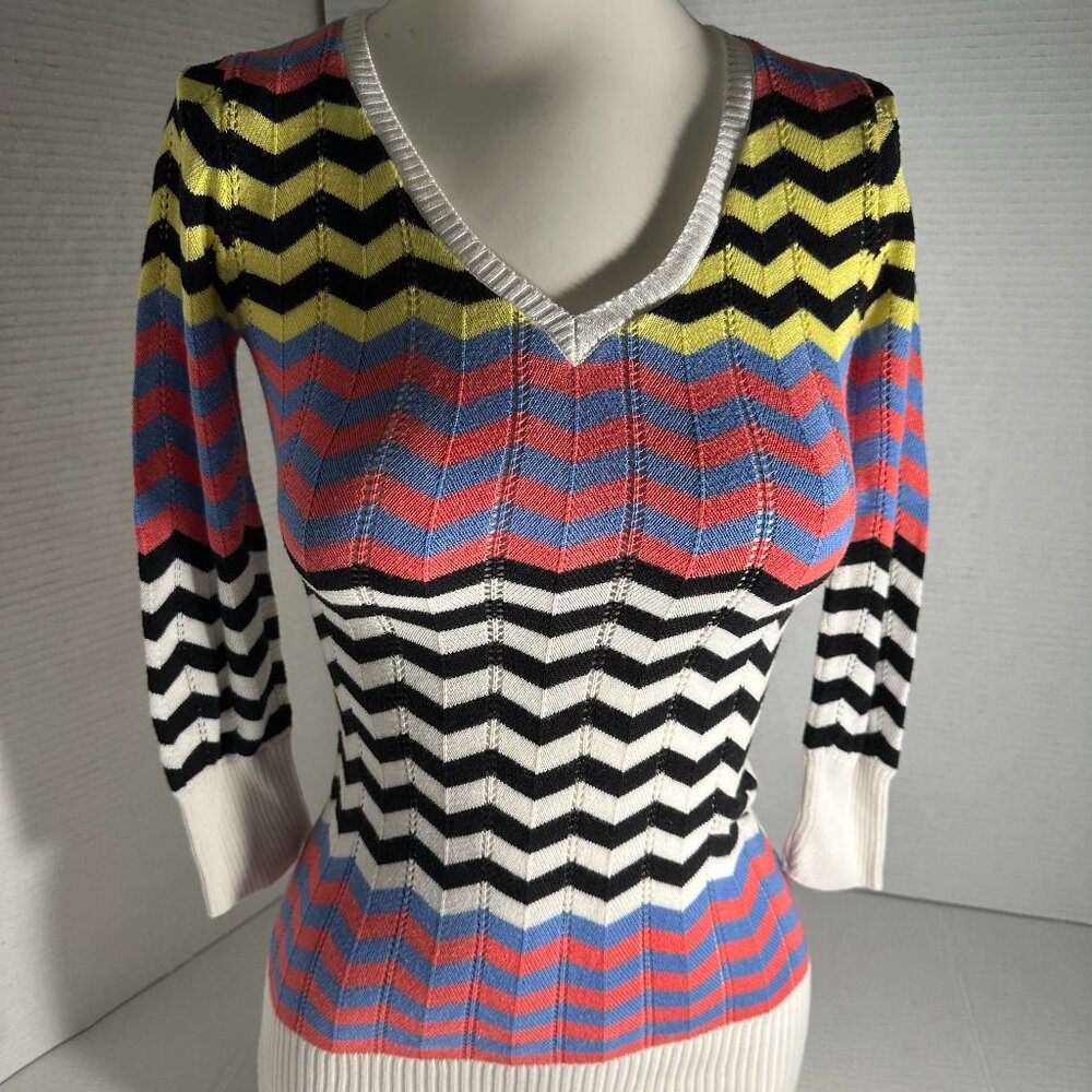 Ladies Light sweater by XOXO size XS